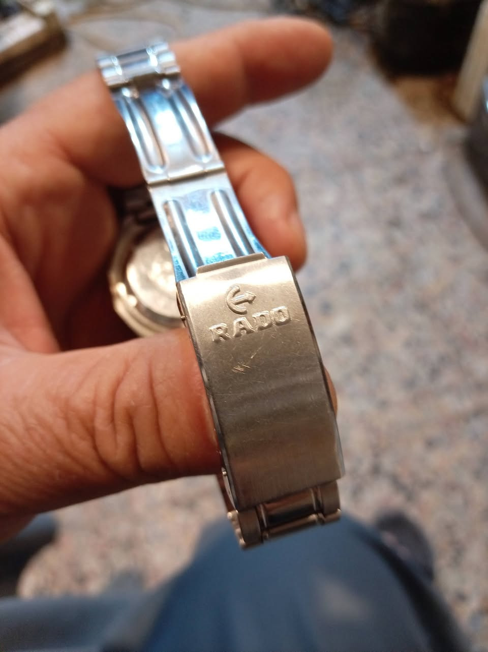 ساعه رادو اوتوماتيك حجم 39 كلها بلاد لا مصلحه ولا مفتوحه للبيع السعر للاستفسار الاتصال على الرقم ***********
