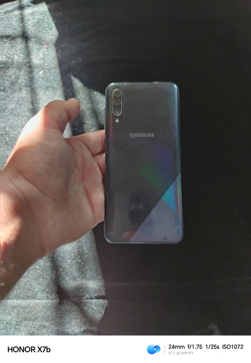 سلام عليكم لبيع جهاز A30sذاكره 128جهاز نضيف مبدل شاشه وكاله قبل شهرين جهاز نضيف كلش سعره 80وبيه مجال بسيط  رقم هاتف بس واتساب***********
