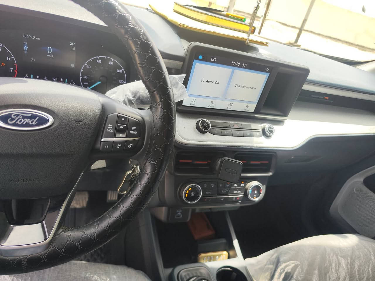 دخول جديد فورد مافريك | 2024 Ford Maverick XLT
موديل 2024
 XLT Crew Pickup
 محرك 2.0L DOHC 16V بنزين
 دفع أمامي (Front Wheel Drive)

✅ ماشية فقط 43 ألف كيلومتر
✅ سيارة مرتبة جداً واستخدام نظيف
✅ مواصفات حديثة كاملة
✅ جاهزة للفحص

📌 رقم الشاصي (VIN):
3FTTW8H9XRRB63619

📌 ملاحظة مهمة:
صور الحادث موجودة مع الصور للتوضيح الكامل، وكانت دعامية أمامية فقط وكل التفاصيل موضحة 

💰 السعر: 185 ورقة فقط

📍الموقع: البصرة
📞 للاستفسار والمراسلة: ***********

#FordMaverick #MaverickXLT #Ford #فورد #فورد_مافريك #سيارات_العراق #بيع_وشراء #البصرة #Pickup
