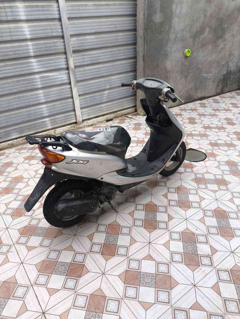 سلام عليكم عصفوري للبيع حاويه بعدهي علئ وضع البلاد برغي مامفتوح بيه
سلف هندر لايت  اشاير هورن كهربائية كله شغاله مكينه خرسه
دبلات خلفي وامامي بريك خلفي وامامي  قفل صندوق قفل سكان قفل اكسل كله شغال دراجه جديده مال جناي  الشراي يتصل وبخدمته
المكان البصره قضاء المدينه
الاستفسار ***********
