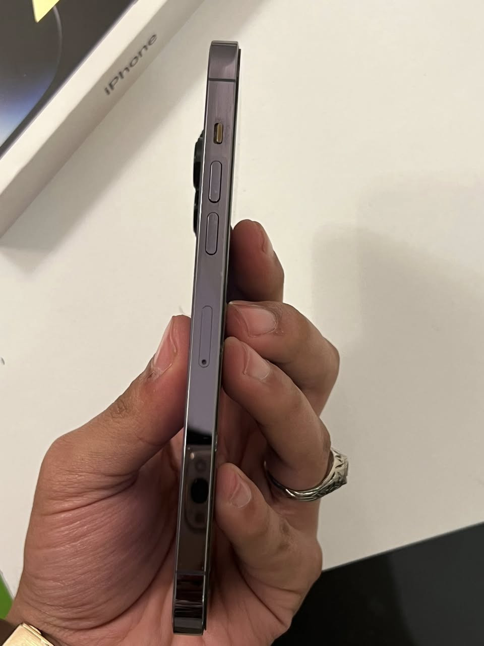 السلام عليكم 14برو ماكس256 شرق او سط ماستر بطاريه83جهاز وكاله فقط مبدل ضهر ليزر شرط اصلي وكاله للبيع السعر825او مراوس 15برو ماكس او انطي فرق لعنوان المحموديه او ناحيه الرشيد***********
