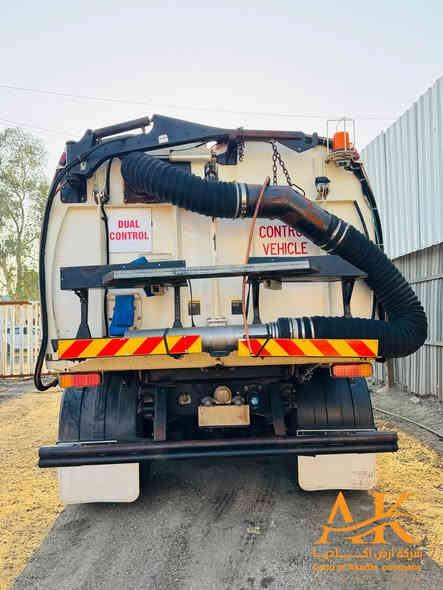 🔸 شركة أرض أكــاديـا 

• مكنسة هينو (شافطة ) دبل استيرن
• وارد : اليابان 
• المواصفات : ستيرن يمين يسار ، كنس شفط جهتين ، شفط خلفي فاكيوم  ، كامرة  ، مرشات ماء 
• الحالة : نظيف جداً مباشرتاً الى العمل 
• الموقع : بغداد النهضة شارع الظلال 
• للتواصل : ***********
