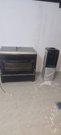 للبيع طباخ ايطالي شعال بدون اي عيب فرن شغال ٥عيون شغال فقع جام امامي ف...