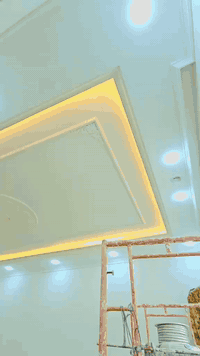 سلام عليكم عمل جميع الديكورات الداخليه والخارجيه ترميم منازل شقق صبغ ورق جدار سحبات تغليف فوم ديكور بلازمه بانسب الاسعار اتصل واتساب وبخدمتكم***********
