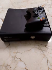 إكس بوكس 360 غراضه كامله بي 60 لعبه ويشغل أقراص جهاز نضافته 90 سعر 120...