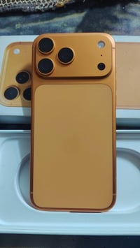 آيفون ١٧ برو ماكس • ٢٥٦ • بطارية ١٠٠