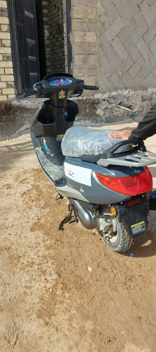 سلام عليكم دراجه للبيع صاله 3اشهر من شترينها علا مود لمدرسه لخوي وراد يبيعها السعر اتصل ***********
