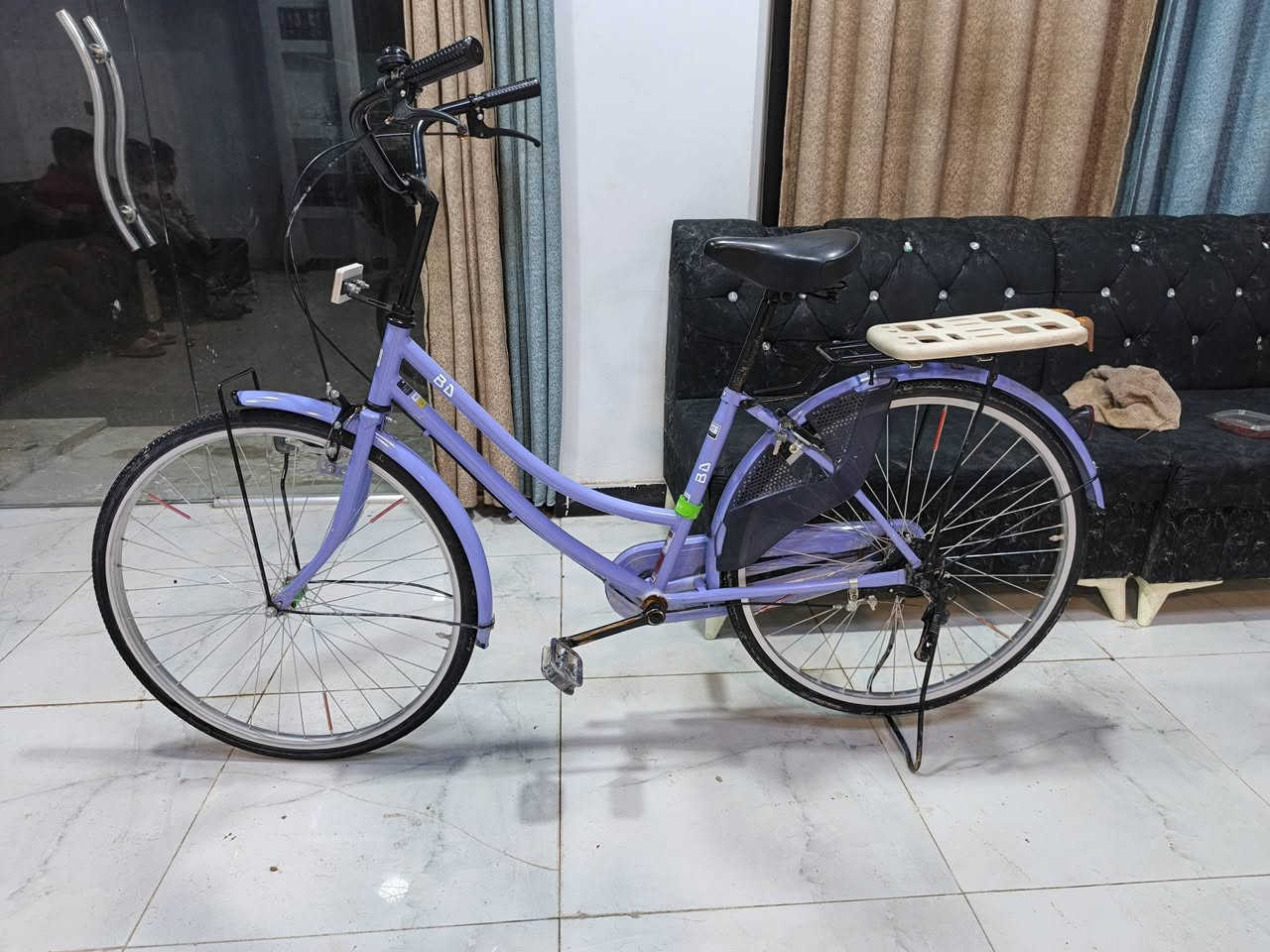 السلام عليكم شباب بايسكل للبيع نضيف موديل 21 السعر 145 وبي مجال 
مكاني نجف حي النداء 
‏‪***********‬‏
