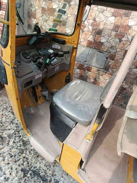 السلام عليكم تكتك للبيع 2018 رقم ؤسنويه بسمي معمره جديد مكينه مال 20 موجوده بالبياع منطقه المعالف اذا مو شراي لدخني رحمه الوالدك *********** 4300
