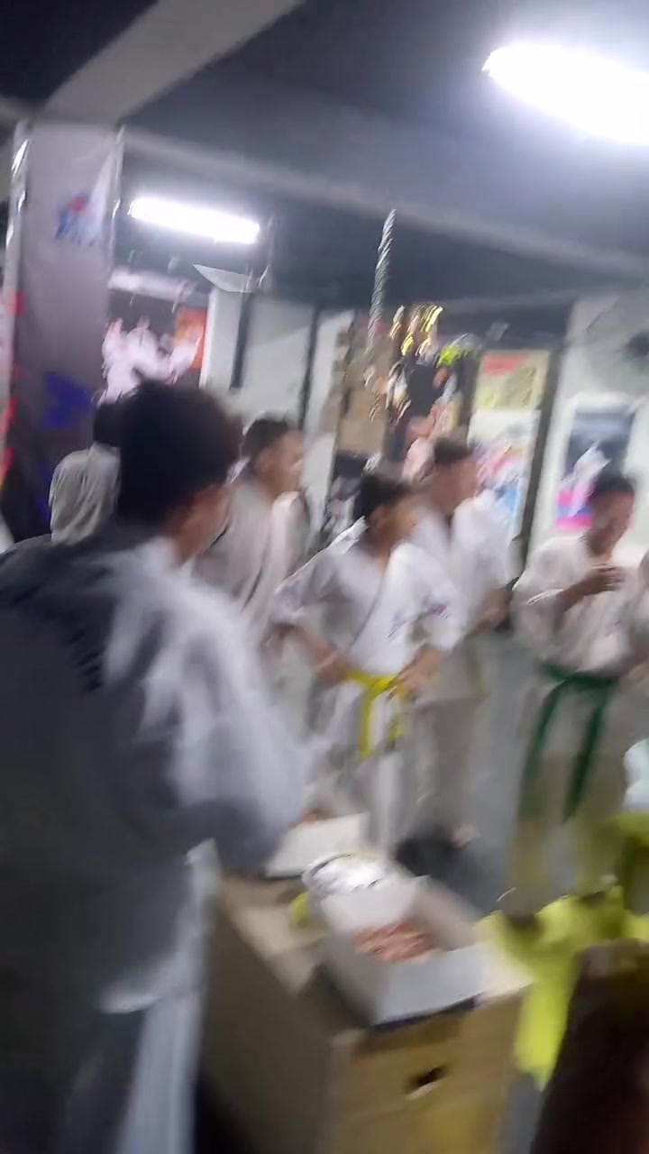 اكاديمية تايكر للكيوكوشنكاي في كميره والفحامه 🥋 👊 الكيوكوشنكاي لا تعلمك ضرب الناس. انما تعلمك التغلب على الغرور والخوف واليأس🙋 والاستسلام.تعلمك كيف تختار اصدقائك وبناء شخصيتك 💪وثقتك بنفسك
***********/ ***********
