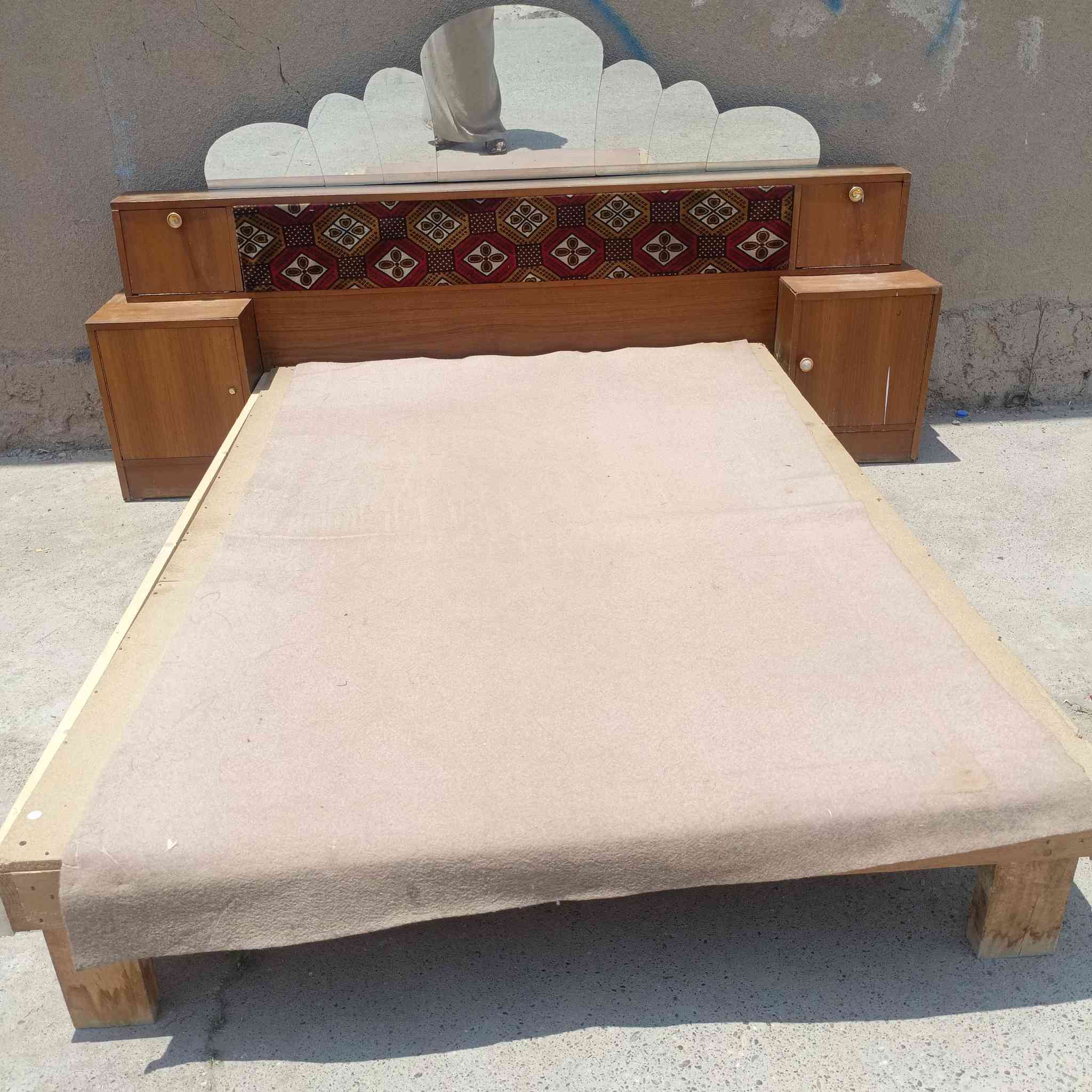 جربايه نفرين نضيفه البيع السعر55 المكان كركوك حي العروبه الاستفسار على هذا الرقم ***********
