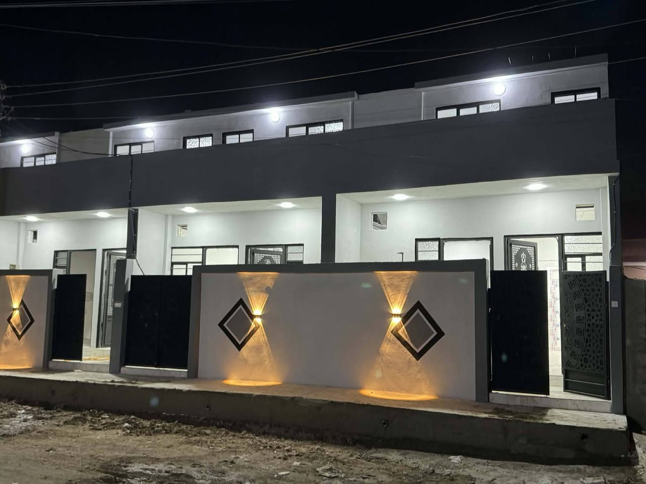 داران للبيع موصل حي الانتصار خلف شارع 30 مساحة الدار 55متر سند طابو شرط التحويل او قرار تمليك السعر 43 ملون مكتب ابو عدنان شارع 60 مقابل مول سنتر الانتصار مباشر رقم الهاتف *********** رقم الهاتف ***********
