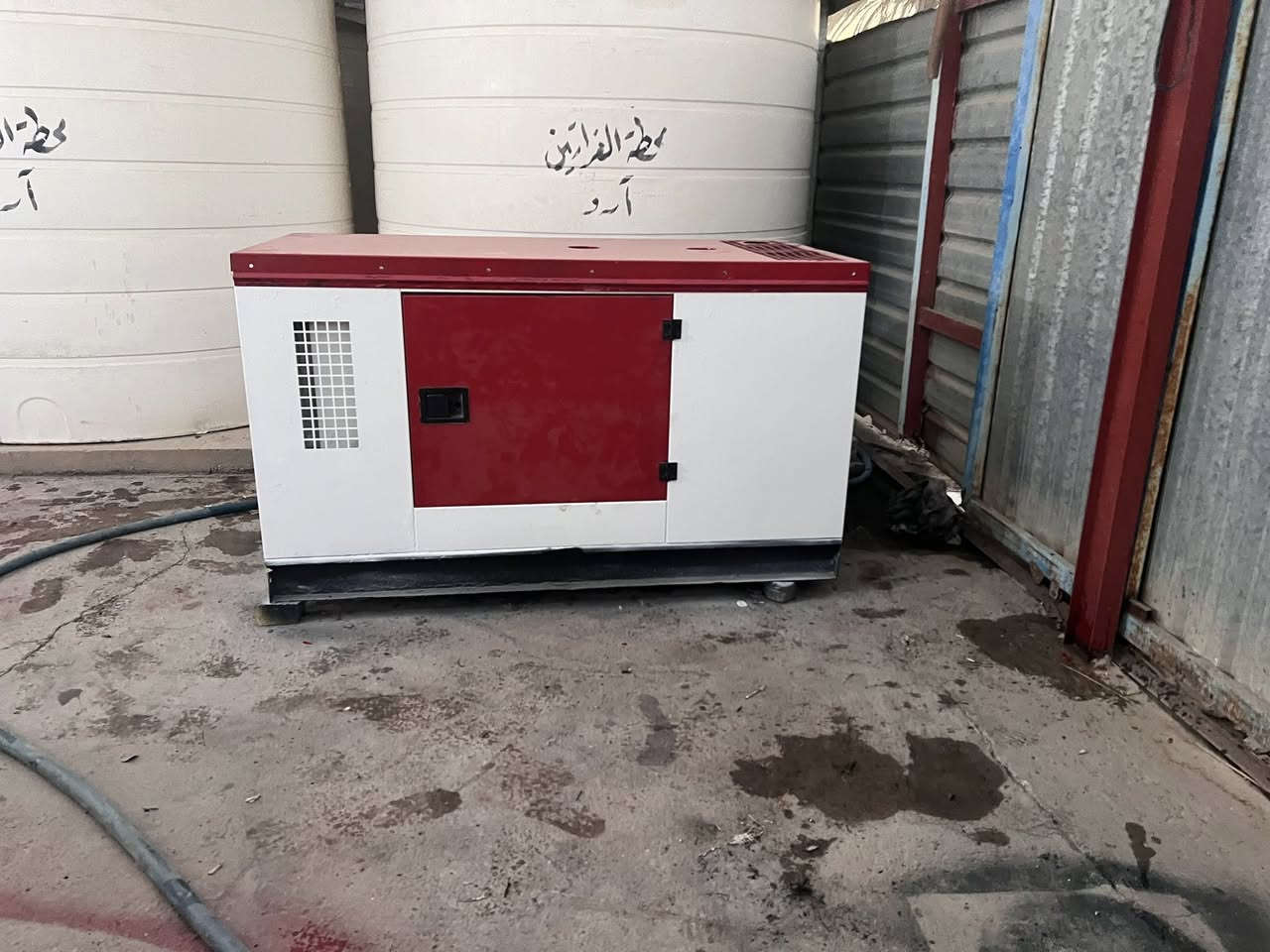 مولد ازوزه ياباني كاتم كلشي بلاد مامفتوح بي اي شي 4بستم 25KVA 
للاستفسار ***********
