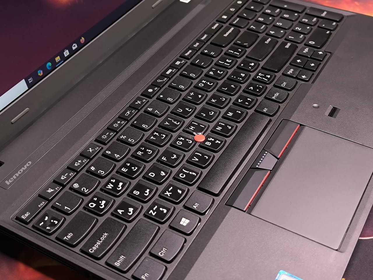 توفر حديثاً 🔥
💻 Lenovo ThinkPad E560
لابتوب عملي وقوي مناسب للدراسة والعمل والتصميم الخفيف.
⚙️ المواصفات:
المعالج: Core i7 الجيل السادس – فئة U
الرام: 8GB DDR3
الخزن: 256GB SSD سريع
الشاشة: 15.6 إنج – FHD دقة عالية
كرت شاشة داخلي: Intel HD Graphics 520 – 4GB
كرت شاشة خارجي: AMD Radeon R7 M370 – 2GB
كيبورد ستيكر نظيف وجاهز للاستخدام
🎁 الهدايا المجانية:
💼 حقيبة لابتوب
🖱 ماوس
🖱 ماوس باد
🚚 شاحنة لابتوب
📦 تغليف احترافي
💰 السعر: 285,000 دينار فقط
توصيل مجاني لجميع محافظات العراق
✔️ ضمان فحص وتجربة اللابتوب يم المندوب قبل الاستلام
📩 للحجز والاستفسار راسلنا على الخاص


**إذا كنت صاحب هذا الإعلان وتريد حذفه لأي سبب، رجاءا أرسل رسالة إلى الدعم الفني**