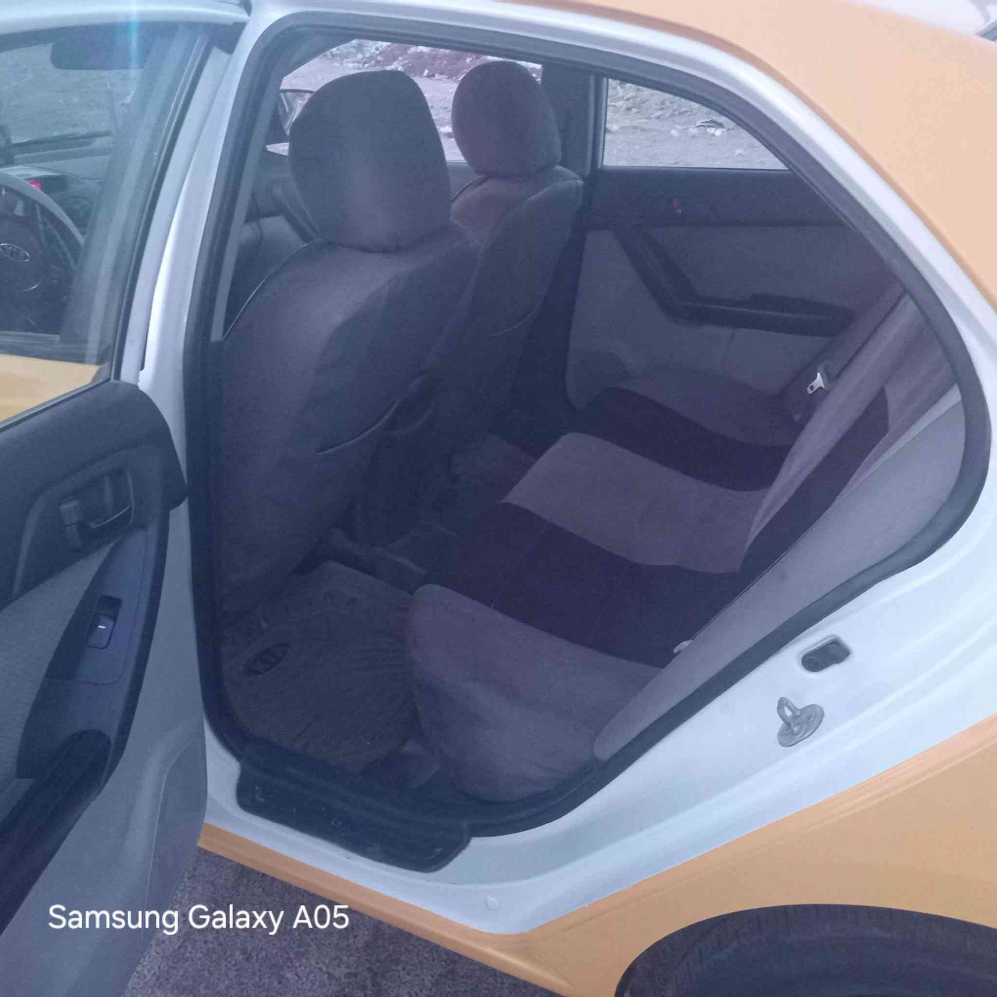 يالله
كيا فورتي موديل ٢٠١٢
وارد أمريكي حادثه جاملق أمامي بس 
سياره جاهزه كير محركه صدر أمامي خلفي جديد محركه ٢٠٠٠ دوش 
سياره جاهزه 
رقمه بغداد مكاني بغداد 
***********
ابيع او مراوس
