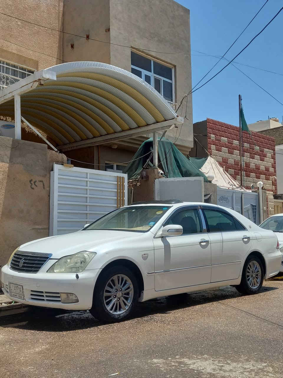 شاهينة ٢٠٠٣ فول ما عدا فتحت سقف .. بيها مكانات بارد .. مدفوع كمرك قرار ٤٨ .. رقم كركوك الماني .. تحوير نجف فوك و جوة .. السعر المطلوب ١٣٨ ورقة و بيها مجال ان شالله .. السيارة جاهزة من كلشي مكفولة من الكص والعيب الشرعي  سيارة اصولية .. اربع دكم ديفور الكبير  .. مكان السيارة نجف حي السلام للتواصل الاتصال ع الرقم ***********
