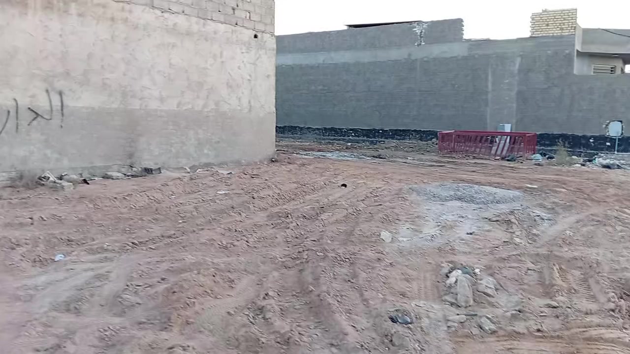 يا الله قطعه للبيع مساحه 100متر مربع واجهه 10 ونزال 10 مكان كربلاء طويريج ع كطع تنزل  على حلويات ابو سلام ***********
