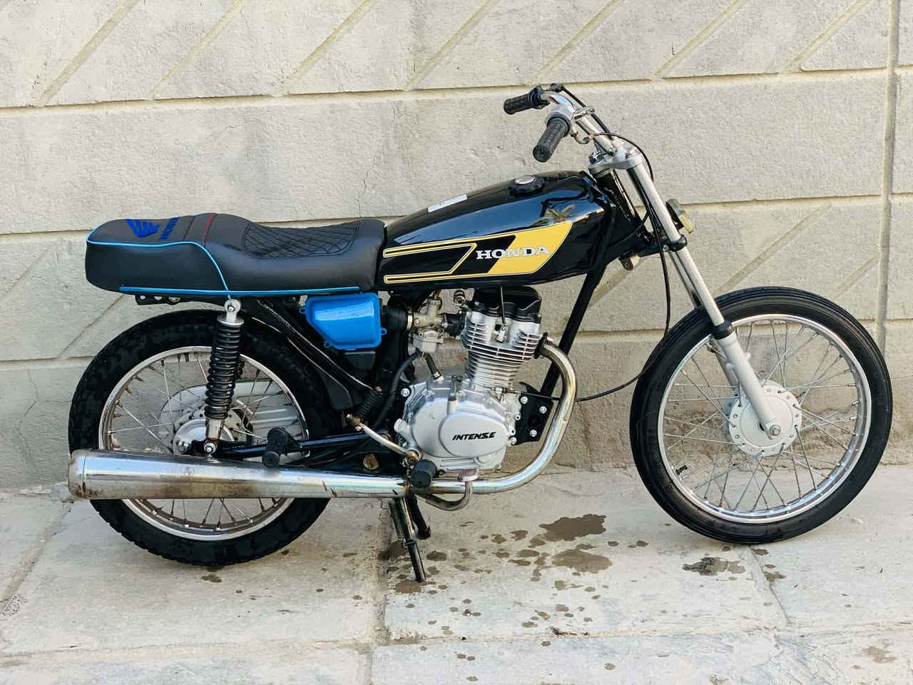 السلام عليكم دراجه للبيع تعمير 25 ما مفتوحه كلك كلك  لدراجه سعرها 525 مكاني ناصريه مركز ***********
