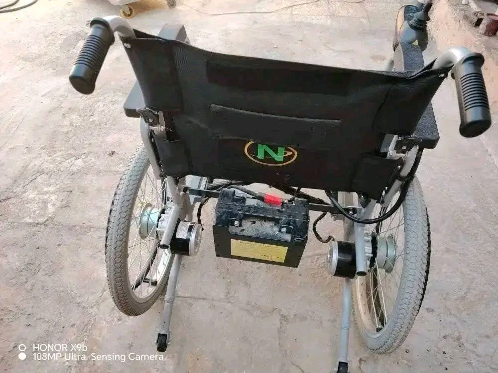 للبيع كرسي كهربائي متحرك كامل الأدوات نقص فقط بطارية انتركت فتره بدون شحن وبعد ما اشتغلت عرض المقعد 56 يتحمل اوزان ثقيله  استخدام قليل السعر 325
العنوان بغداد العبيدي


**إذا كنت صاحب هذا الإعلان وتريد حذفه لأي سبب، رجاءا أرسل رسالة إلى الدعم الفني**