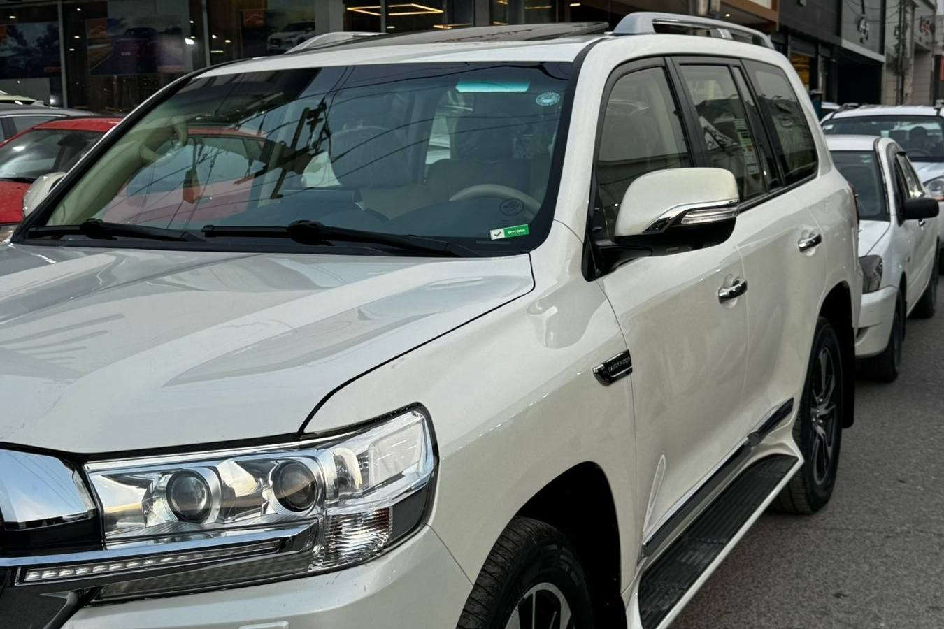 تۆیۆتا لاندکروز 2016 GXR 
تەنها 80 هەزار حەقیقی رۆشتووە
دوو جێی بچوک ساردی هەیە  
قنجێکی ناوی هەیە بێ دەستکاری
٨ پستۆنی قەپات مواسەفات
کوشن جڵد و سێ دووگمە

سعر : لە کۆمێنت داوای بکە ڕاستەوخۆ بۆت دێت 🤖 

زۆر خاوێنە و لۆک مایتەوە
 گێر و مەکینەی بەشەرت 

ژمارەی خاوەنەکەی 
***********
