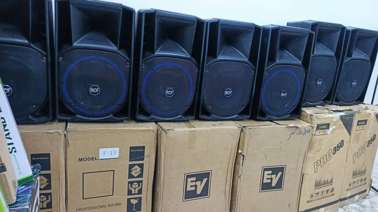 متوفر  سـبيكرات_ سماعات حجم 12 انج نوع لRCF _ كفر چامبو
واسط النعمانية للاستفسار ***********
