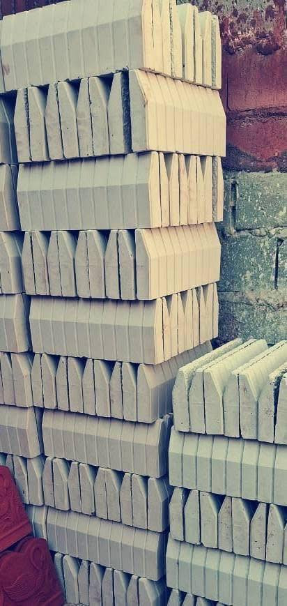 يعلن مشتل تل الورد 🌹🌹💐💐

عن وصول وجبة جديدة و متنوعه من اطارات الحدائق
والحجر الناعم  بانواعه  حجر اربيل وحجر خشن وطابوق احمر
كما موضح بالصور ادناه وبكميات كبيرة وباسعار مناسبه
كما تحتوي اطارات الحدائق علئ القوة والصلابة 
وايضاَ متواجد لدينا كادر عمل متخصص بترتيب وتصميم وزراعة الحدائق  (شنو تحتاج الحديقه متوفره لدينا) 
العنوان بابل المدحتيه شارع ربيانه قرب المستوصف مجاور مدرسة المجتبئ الابتدائيه للاستفسار
فقط واتساب علئ الرقم ***********
توجد خدمة توصيل 🛻🛻🛻
