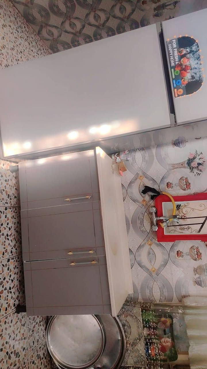 كاونتر نظيف وجديد أخذته ب350 رايده ب250 ابو سنك مرمر رقم ***********
