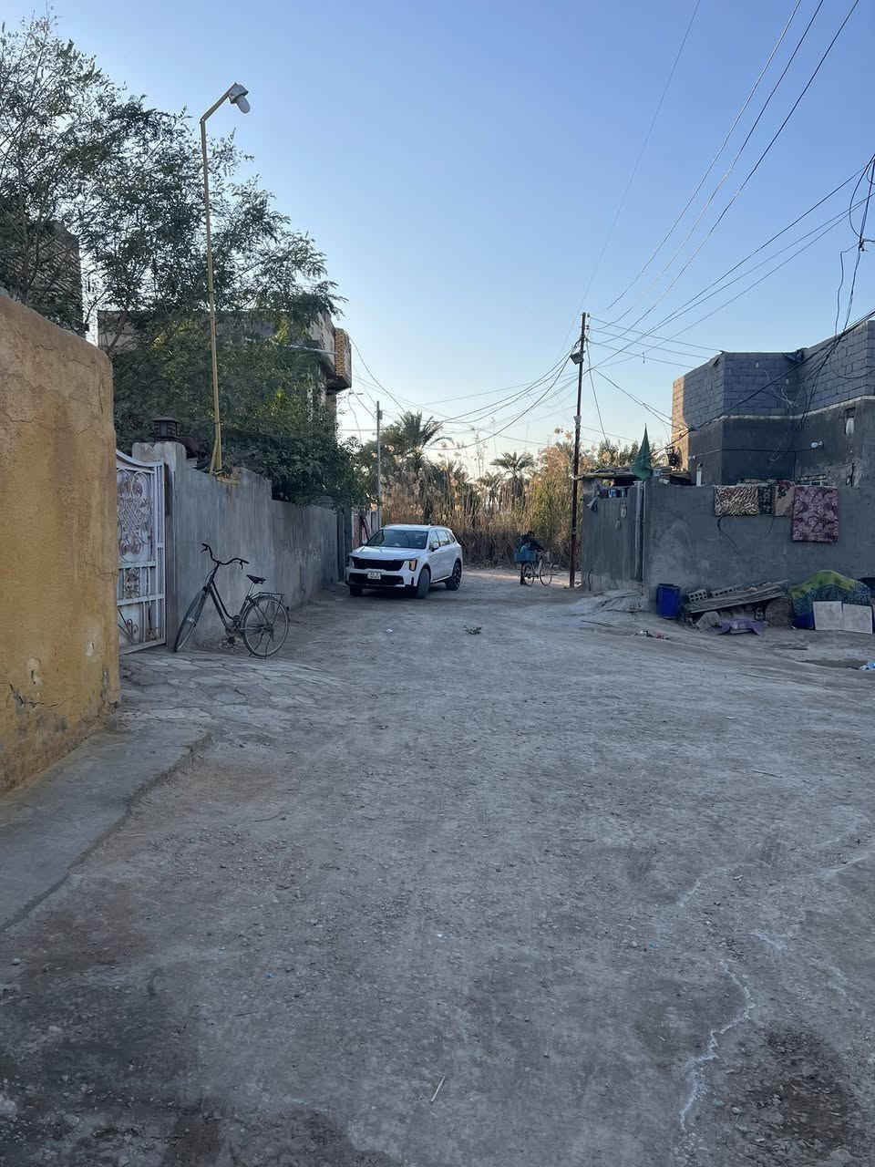 #للبيع 
السعر :70مليون  قابل للتفاوض
دار للبيع زراعي سند 25،تحويل ب أسم المشتري مباشر 🏠
الموقع:محاويل حي الاسرى قرب شط المحاويل "
مساحه 200م🍁
يتكون الدار من  🏦🏦🏦🏦

استقبال 
مطبخ 
غرفة نوم 
غرفة نوم
صاله 

تتوفر فيه جميع الخدمات السكن 🏕

باقي التفاصيل موضحه في مقطع فيديو والصور 📷 

🌿🌿🌿🌿🌿🌿🌿🌿🌿🌿🌿🌿🌿
#للإستفسار اكثر او معرفة السعر يرجى مراسلتنا او  الاتصال على الارقام التاليه او زياره #مكتب #عقارات #اراضي #المحاويل الكائن في قضاء المحاويل حي ١٧ قرب #مقهى الصياد القديم
***********/ ***********/ ابواسد
