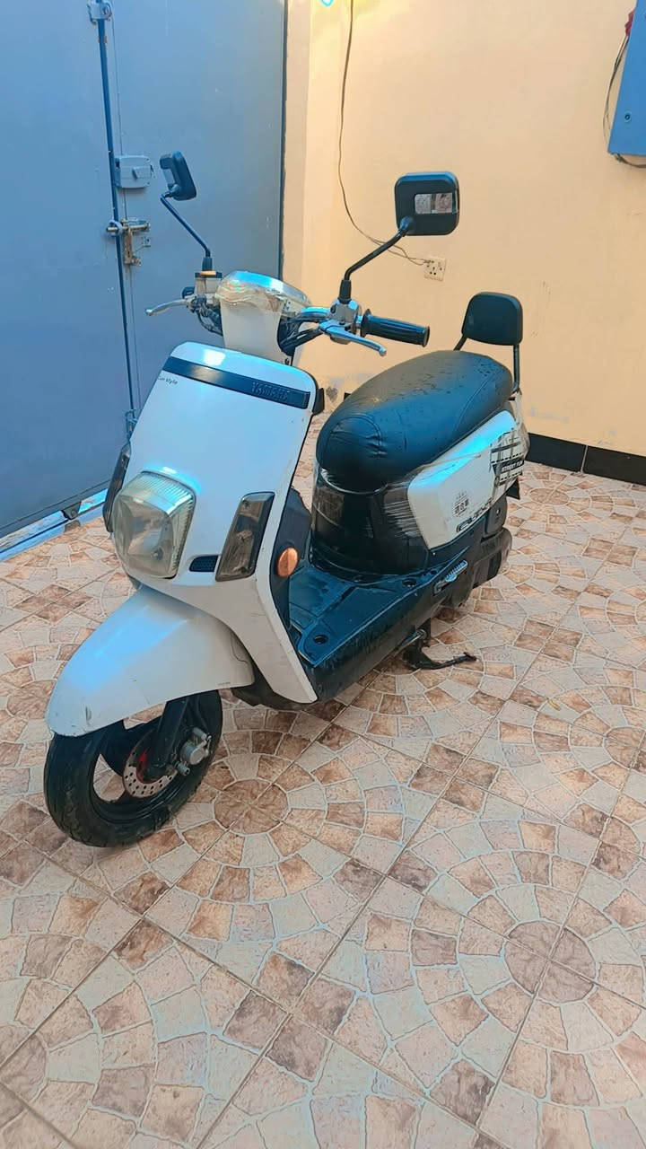 دراجه نضيفه فوول مكفولة من كلشي كلشي شغال بيها عنوان ديالى بعقوبة باب الدرب سعرها ٩٠٠ بيها مجال للشراي رقم تلفون ***********
