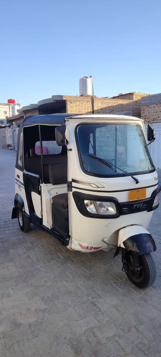 سلام عليكم بيع مستعجل تكتك2021 مكفوله رقم وسنويه والوحه نكليزي المكان واسط قضاء الحي رقم الهاتف ***********
