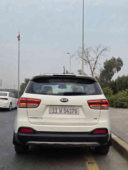 السلام عليكم كيا سورينتو 2016 خليجي فول مواصفات بانوراما كرسي كهرباء كراسي جلد مكينة 6 سلندر سبعه راكب ماشيه 100 الف السياره حيل نظيفه وجديده ومابيها اي نقص بيها صبغ بنيد وباب السايق فقط السعر 190 ورقه وبيها مجال قليل مكانها بغداد الشورجة للتواصل واتس اب او اتصال ***********.     ***********
