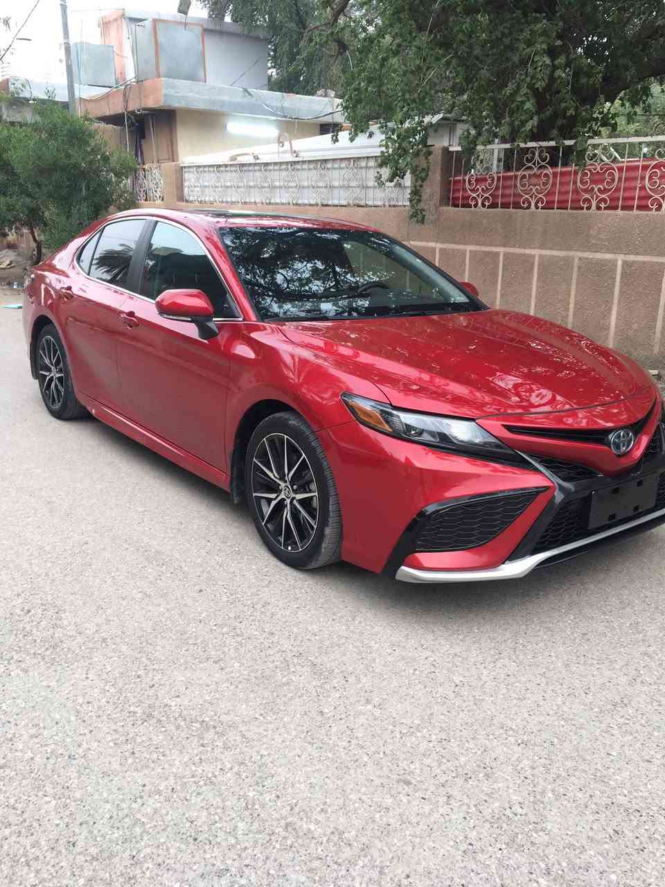 السلام عليكم ورحمة الله وبركاته
تويوتا كامري هايبرد 2024 الشكل المقدس فول مواصفات فتحة وبصمة وشفتات بالستيرن وكشن جلد وكهرباء وشاحن وايرليس وبعد هواية مواصفات السيارة جديده جدًا وكامله على 24 حبايه وحتى الكاعيات وفرشة الصندوق بيها السبير والعده غير مستعملات حادثها موضح بالصور بدون ايرباك فقط بنيد مبدل اصلي بلادي نفس اللون بحيث رجعت السيارة بلاد بدون قطرة صبغ عداد المسافة 18 الف السيارة رقمها مجاني يكلف فقط رسوم 250 الف دينار وبأسمي تترقم بغداد وجميع المحافظات بستثناء الاقليم السعر 225 ورقه وبيها مجال شي بسيط مكان السيارة ديالى بعقوبة للاستفسار الاتصال على الرقم *********** متواجد على الانترنت
