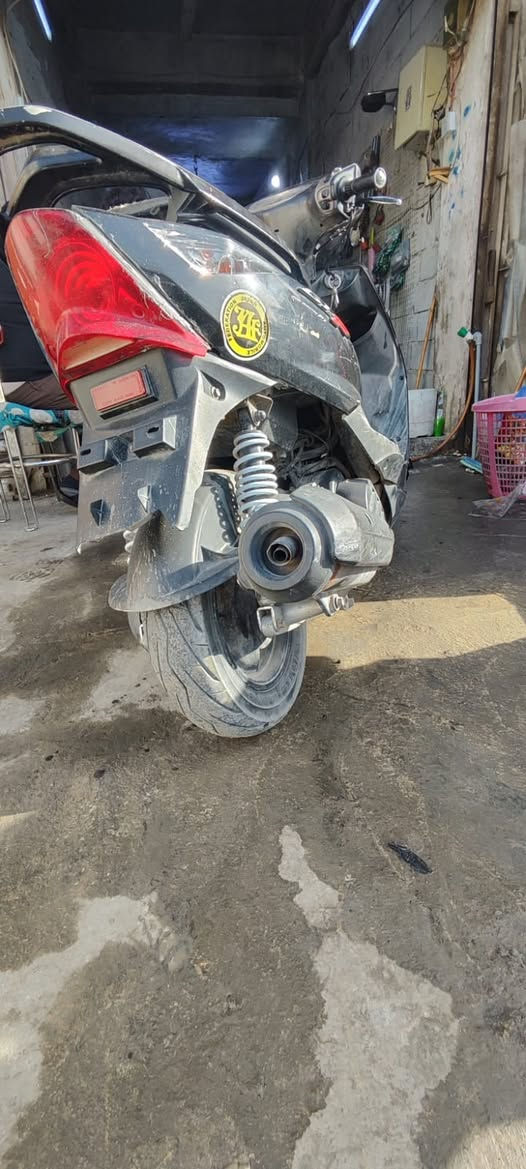 كفرات كله بلادي مبدل بس الراس و تشغيلها سلف و هندر درتجه نشطه خير من الله كهربائيات و اشاير كله شغال مكينه ما مفتوحه نقوصاتها بس اضائه اماميه و براغي للكفرات ثعلب GTR  سعره 600 و بيه مجال العنوان مدينه قطاع 60 رقمي*********** متواجد واتساب
