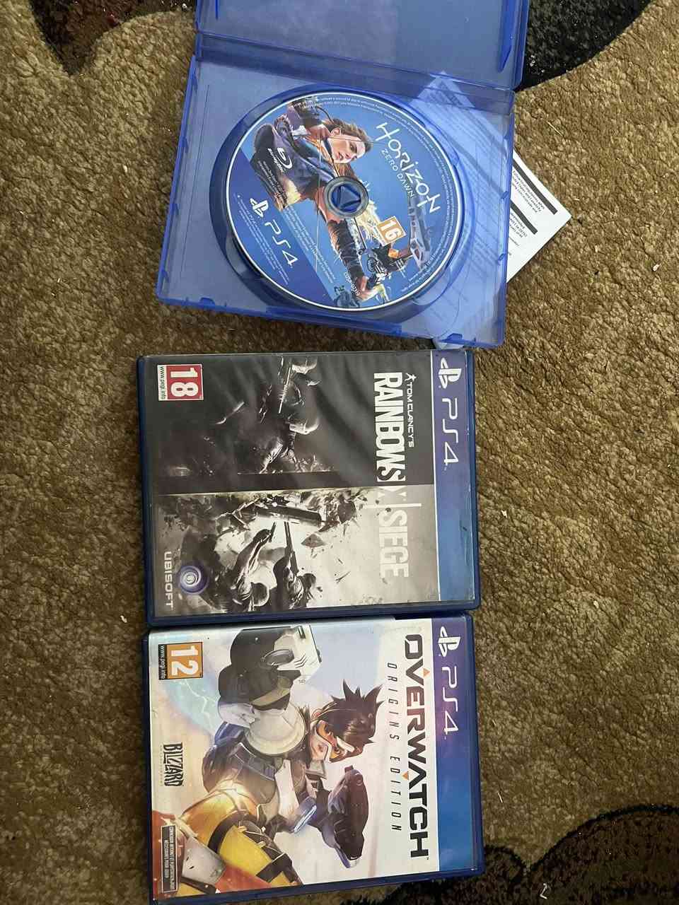 بلي فور مهكر سلم 1 تيرا للبيع كامل من كلشي جيب وشغل ويا جوستكين واحد بلادي والثاني تجاري جديد ويا UBS وقاعدة مال يدات وتبريد وبي خمس العاب مهكره ويا ثلث اقراص وهوه نظام 12 السعر 300 مكاني بالكاظميه والبلي مفتوح مره وحده لتنظيف وروح شغله من الصبح لليل مكفول واكدر ادزه توصيل وهذه رقمي ***********
