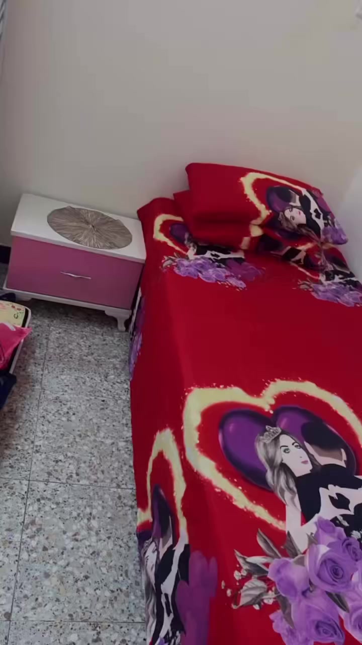 جرّبايه نفر ونص 35 قفل ميز الوردي 15 الف
كاروك 15 الف 
موجود لون بيجي 
صوبه 25


**إذا كنت صاحب هذا الإعلان وتريد حذفه لأي سبب، رجاءا أرسل رسالة إلى الدعم الفني**