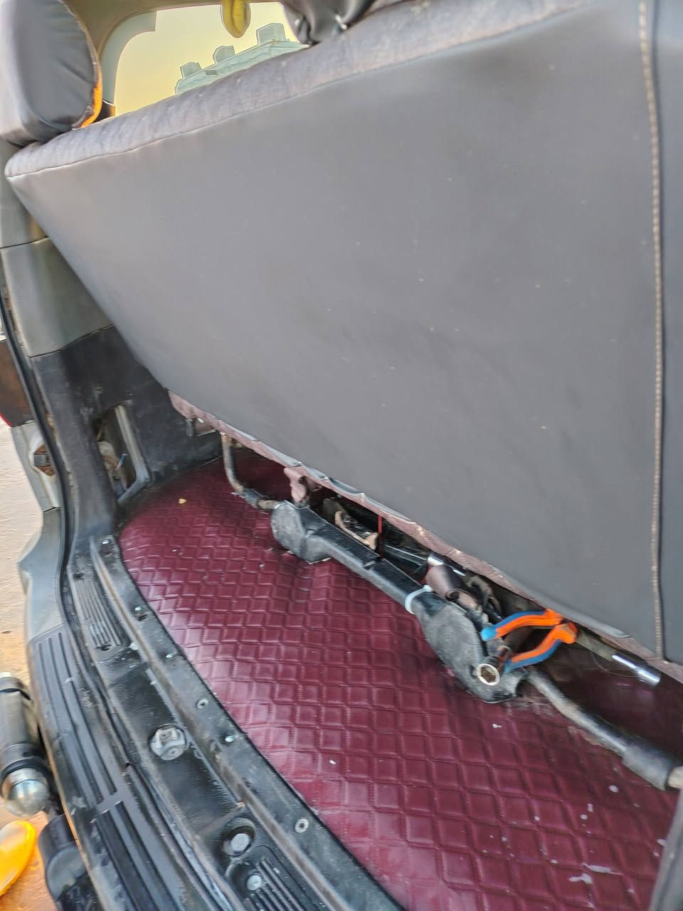 سلام عليكم ستاركس 2007 رقم انكليزي تحويل مباشر مصفره هيئه وغرامات سنويه لغاية2029 گشر مكفول ماعدا الجاملغ الخلفي گير ومحرك مشتغله جديد حداديه تخم تاير دوشمه كهربائيات كلها شغاله حصير خياسات كله مشغله جديد مشط بم مدكه باتري جديد السيارة جاهزه من كل شي   السعر ٨٣وبيه مجال حك الجيه  الاتصال عالرقم  *********** مكاني صلاح الدين قضاء الضلوعيه البوفراج
