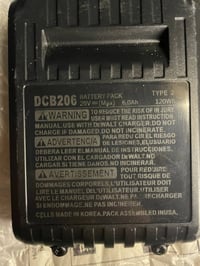 ديولت • اصلية • ٢٠فولت ٦امبير