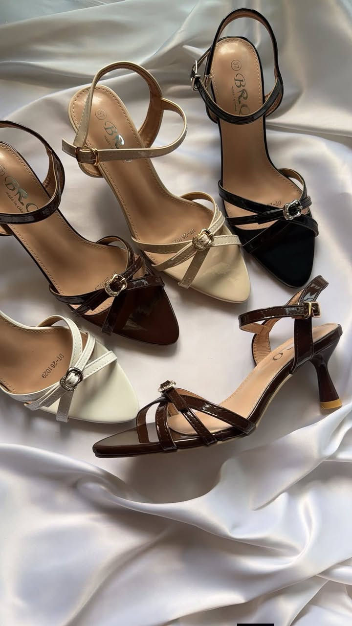 حجز والاستفسارات رجاء دخلوللبيج روز ستور نكملج اناقت  والاوتفت مالتج🤭🩷✨
أسعار مناسبة 💸 كوالتي عالي 👌
بضاعة راقية تليق بذوقج 🌸
👜 حقائب نسائية بجميع الأحجام والألوان
👛 جزدان نسائي راقي
⌚ ساعات نسائية مميزة
👠 أحذية فلات وكعب
👢 بوتينات راقية
👝 محافظ رجالية
🕶️ مناظر أنيقة
🎨 تتوفر ألوان ومقاسات متعددة
للحجز أو الاستفسار عن الألوان والقياسات:
📩 دايركت
☎️ أو عن طريق الواتساب: ***********
