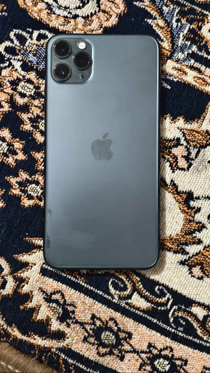 ايفون 11 برو ماكس 

ذاكرة 256 

لون زيتوني 

بطارية 71 

كارتونه موجوده + حافضات هدية 

شرط مكفول ما مفتوح ولا مبدل بي شي وشرط الفحص على الحاسبه 

لا شخط ولا كسر ولا مبدل بي شي 

السعر ( 380 الف)  وبي مجال للشراي ويريده صدك 

الرقم واتساب (***********)
 والخاص مفتوح هم
