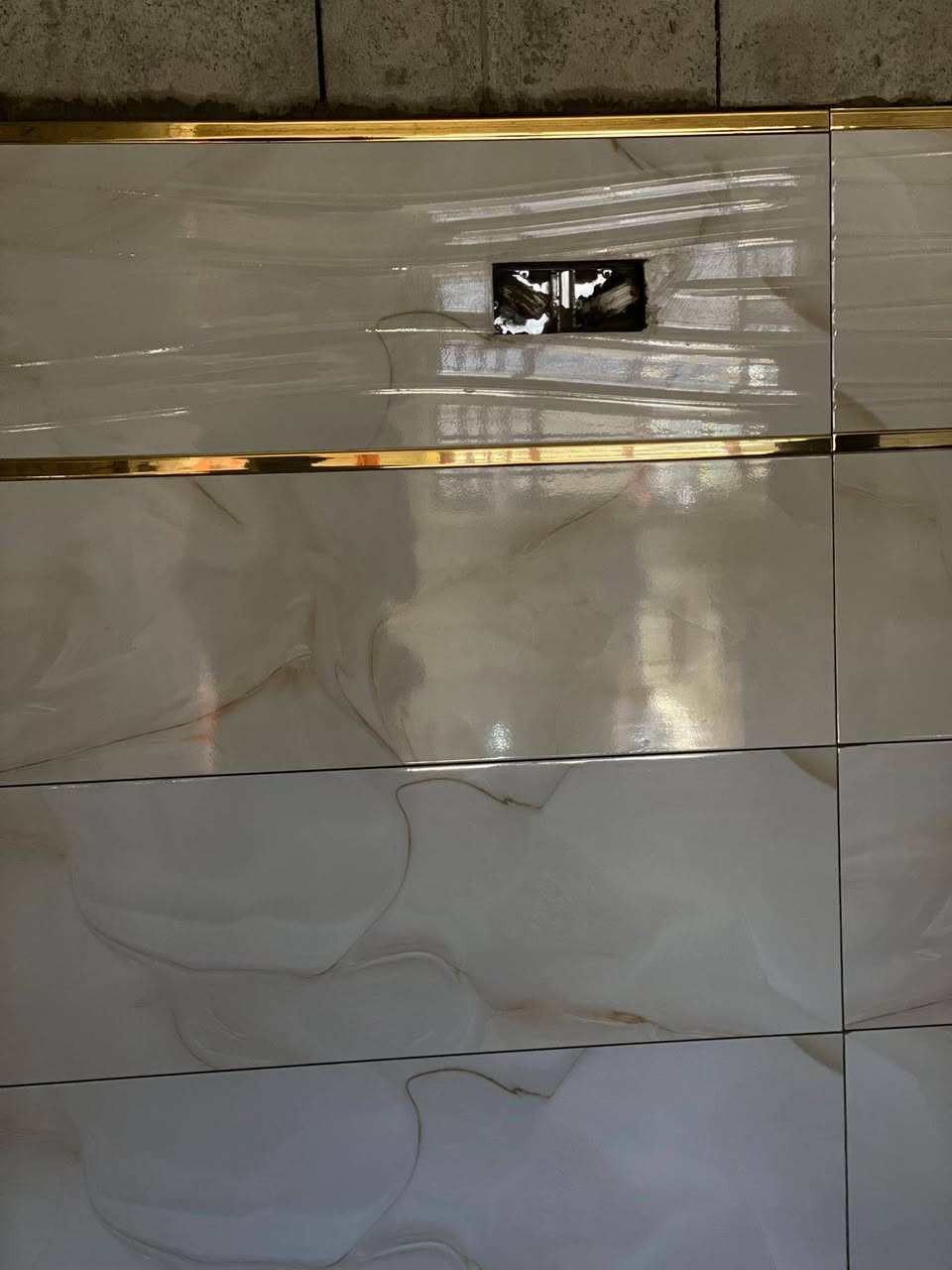 السلام عليكم خلفه سيراميك متفرغ جدران ورضيه ***********
