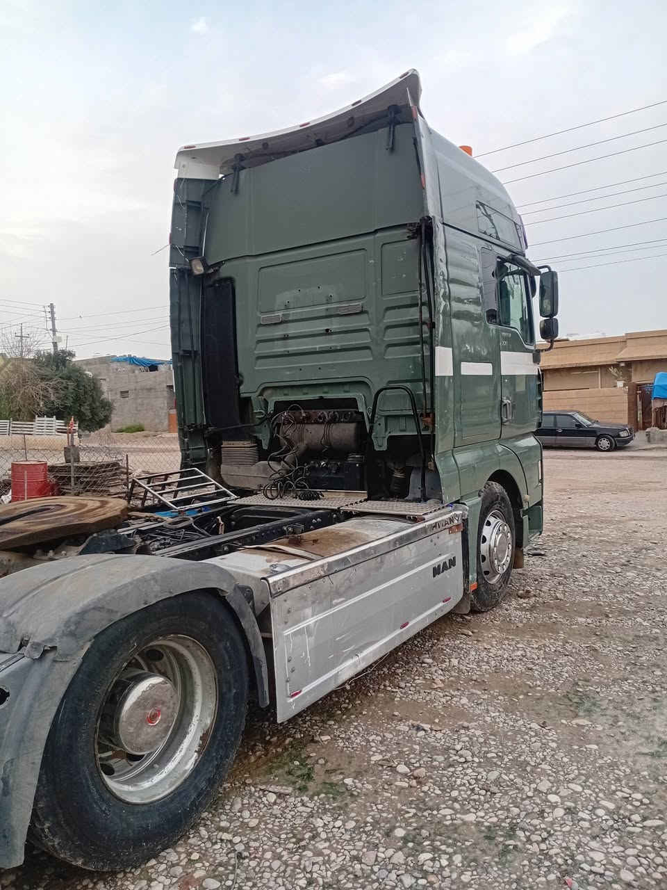 لبيع موديل ٢٠٠٣ تنكر ربت مو موجود
***********
