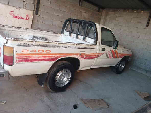 للبيع بيكم موديل 93رقم نجف مشروع وطني سنويه 29السيارك مكفوله بس الرباع مكينه حاويه قبل شهرين من شادينها حداده قبل شهر كير وكسن وشاصي كرهبايات شقاله زوج تايرات توه مشدود وزج مستخدم عنوان ميسان ناحيت كميت السعر 50وبيها مجال ***********/***********
