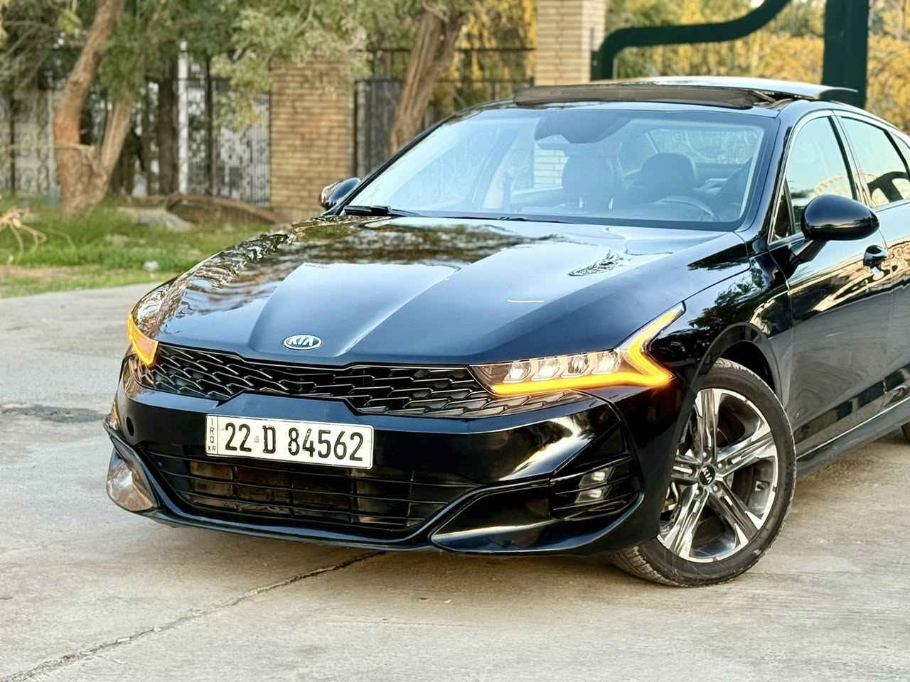 السلام عليكم
للبيع فقط كي فايف 2021 EX فول 1/1 اسود
السعر 162$ وبيها مجال
ماشيه 50 mi جاهزه من كلشي متصرف دينار 
بيهه صبغ جاملغ وبنيد بجم كبس ضرر جانبي صور الضرر مرفقه ايرباك برده السايق فقط 
رقم اربيل الجديد تحويل وكاله حسب رغبه المشتري
مكاني بغداد الكرخ *********** متوفر واتساب
