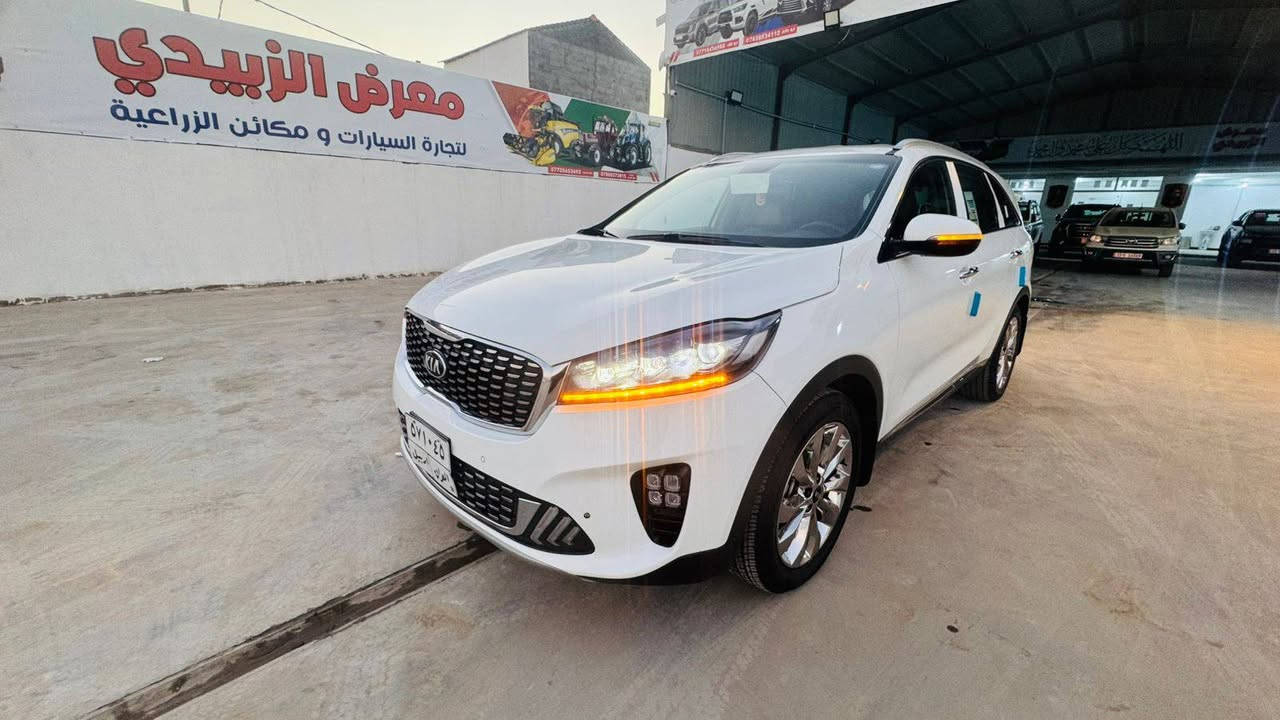 السلام عليكم سورينتو20 خليجي اربيل جديدة مكفولة شرط السونار ماشيه94 الف 
مواصفات
مكينة 6سلندر
7 راكب
بصمة ابواب وتشغيل
بردات جانبيه
حساس امامي خلفي 
شاشه كامره دوارة
شاحن لاسلكي
صندوق كهرباء
مرايات كهرباء
دبل شباك
لد امامي خلفي
مود درايف
لايت زنون 3 عدسات
دبل كشن كهرباء وجلد

واسط الزبيدية  ***********
