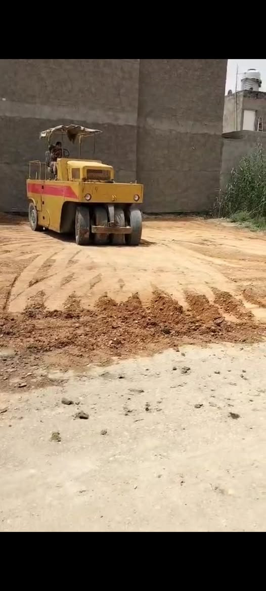 السلام عليكم قطعه للبيع الواجهيه 8:30 النزال 12 و30 كافه الخدمات ماء كهرباء تبليط مجاري سند 25 من صاحب القاع ***********
