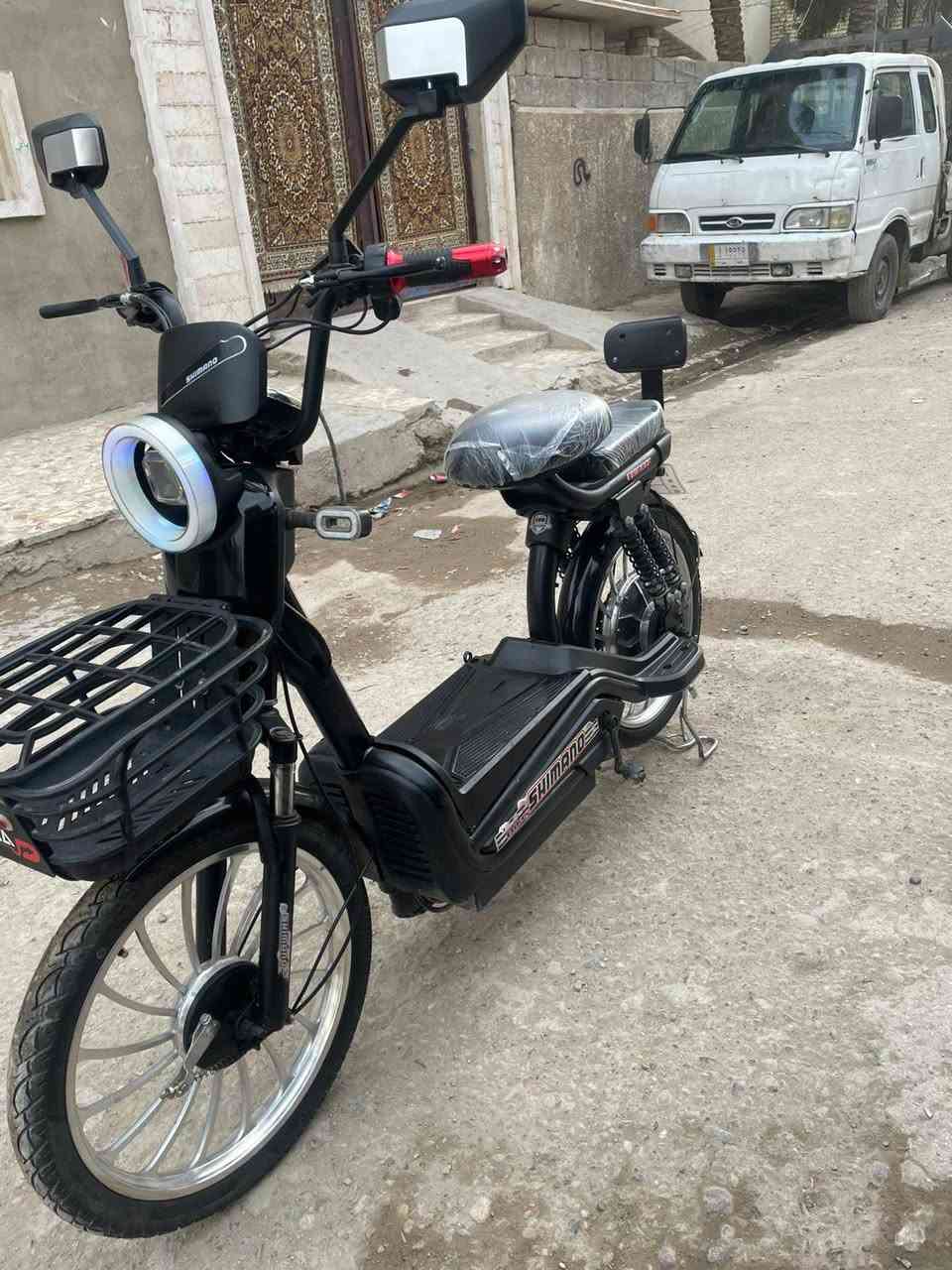 السلام عليكم دراجه حجم 20نضيفه 4بطاريات كبار بحالح جيده دبل بصمه كشره نضيف كله شغاله مرايات جدد كشنات جدد الدراجه شوفت عينك عارضهه 250سعره مناسب هذه رقمي *********** مكاني بغداد الامين الثانيه
