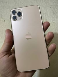 ايفون 11 برو ماكس ذاكره 256 بطاريه 90 جهاز نضيف كله شغال مبدل شاشه اصل...