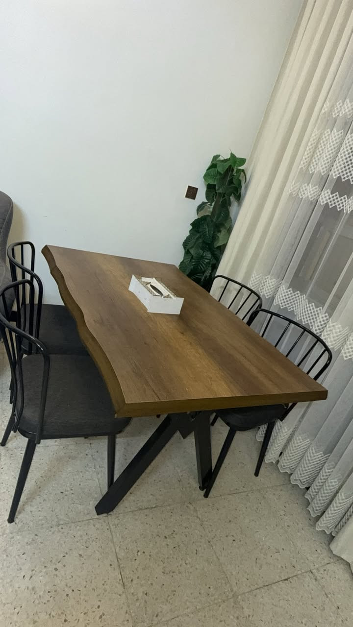 ميز طعام مع 4 كراسي جديد السعر 400
المشتل +964 771 683 0729


**إذا كنت صاحب هذا الإعلان وتريد حذفه لأي سبب، رجاءا أرسل رسالة إلى الدعم الفني**