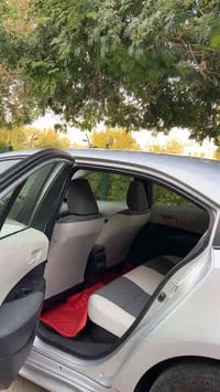 كورولا هايبرد موديل ٢٤ ماشية ٢٠ الف بدون ايرباك بدون دواخل بدون ايرباك...