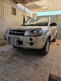 توسان • ٢٠٠٩ • مكفولة مكينه وكير